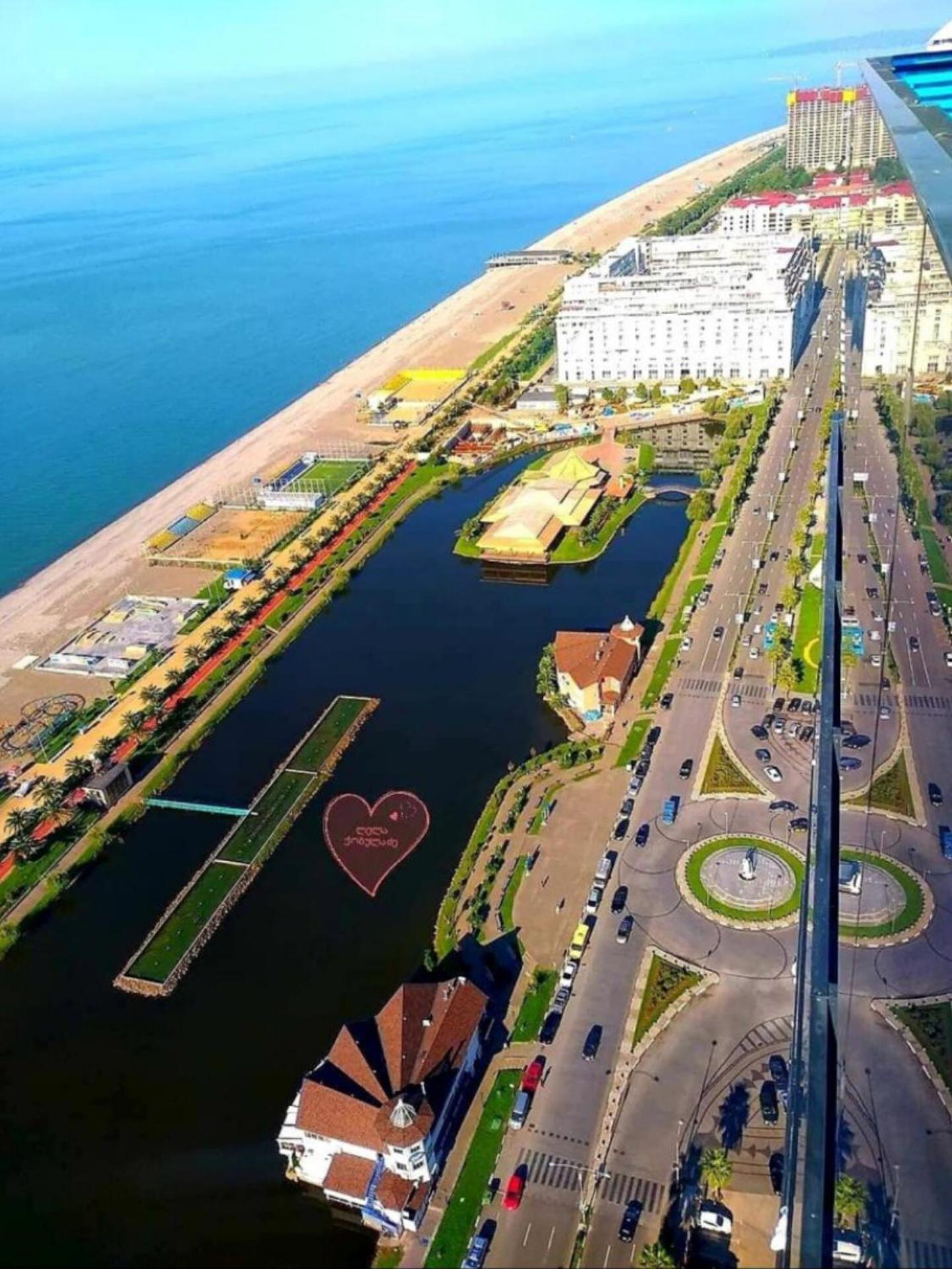 Delux Sea View Aparthotel In Orbi City Batumi Exterior photo