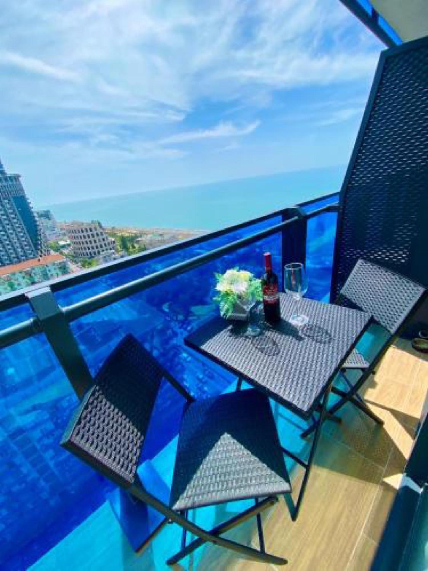 Delux Sea View Aparthotel In Orbi City Batumi Exterior photo